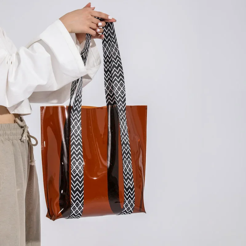 2023 Summer PVC Transparent Shoulder Bag Design Large Capacity Clear Waterproof Tote Bag Female Square Beach Shopping Bag Bolsa
2023 Summer PVC Transparent Shoulder Bag Design Large Capacity Clear Waterproof Tote Bag Female Square Beach Shopping Bag Bolsa