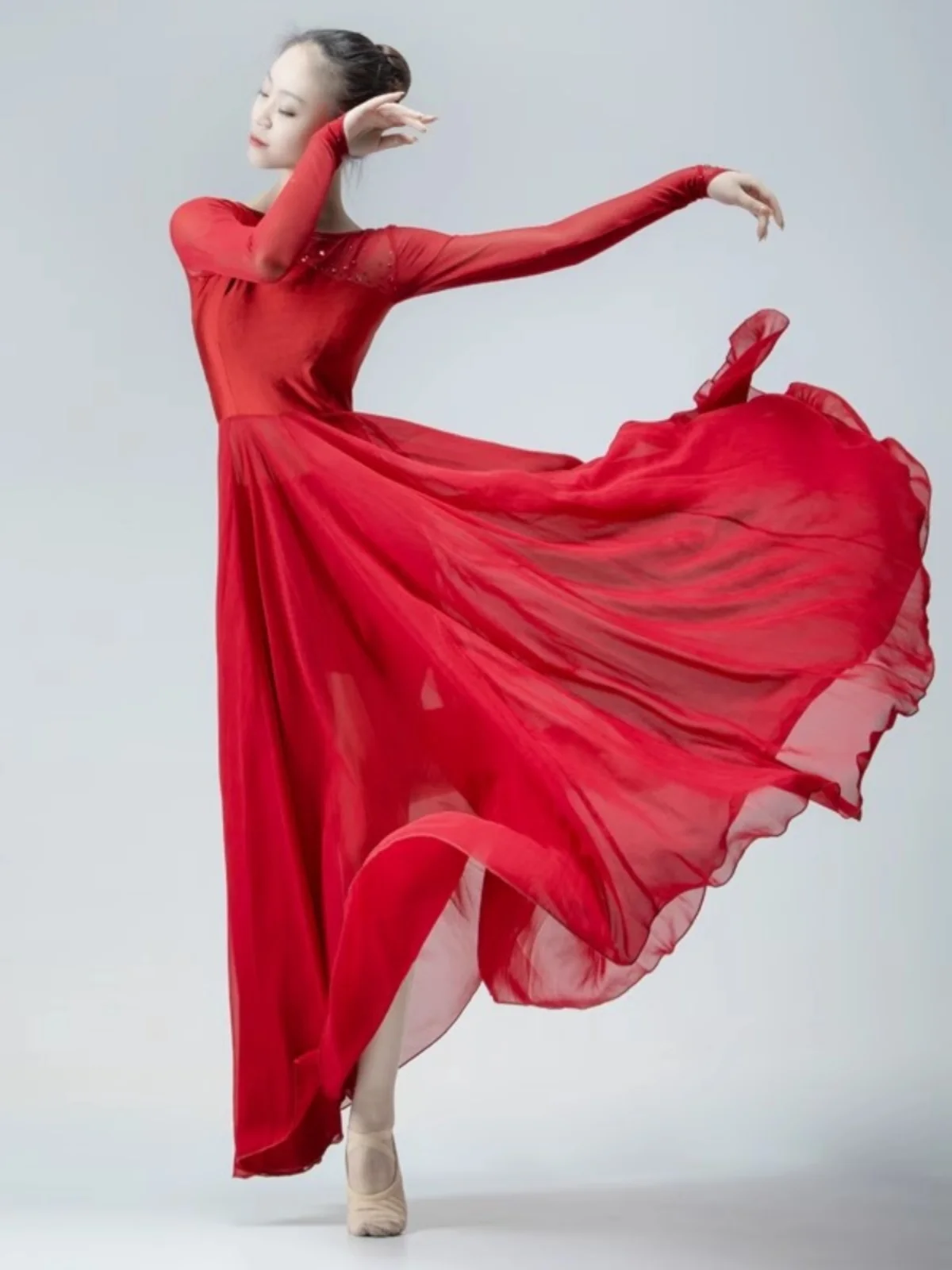 Modern Dance Performance Costume National Pride Red Song Opening Dance Large Skirt Song Modern Dance And My Motherland
Modern Dance Performance Costume National Pride Red Song Opening Dance Large Skirt Song Modern Dance And My Motherland