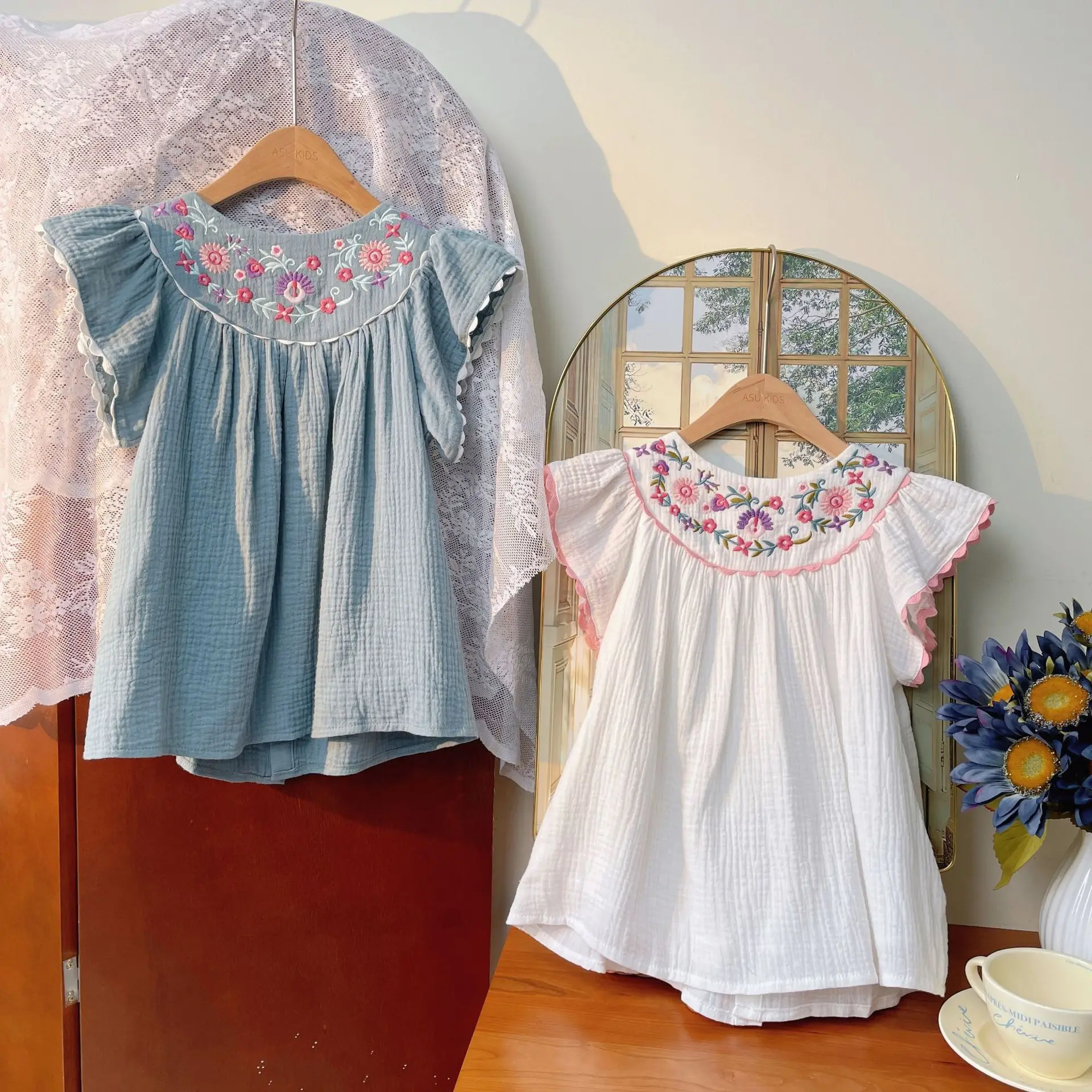It's in stock now! 2024 Summer LM National Style series children's Heavy embroidery lapel dress girls flower skirt
It's in stock now! 2024 Summer LM National Style series children's Heavy embroidery lapel dress girls flower skirt