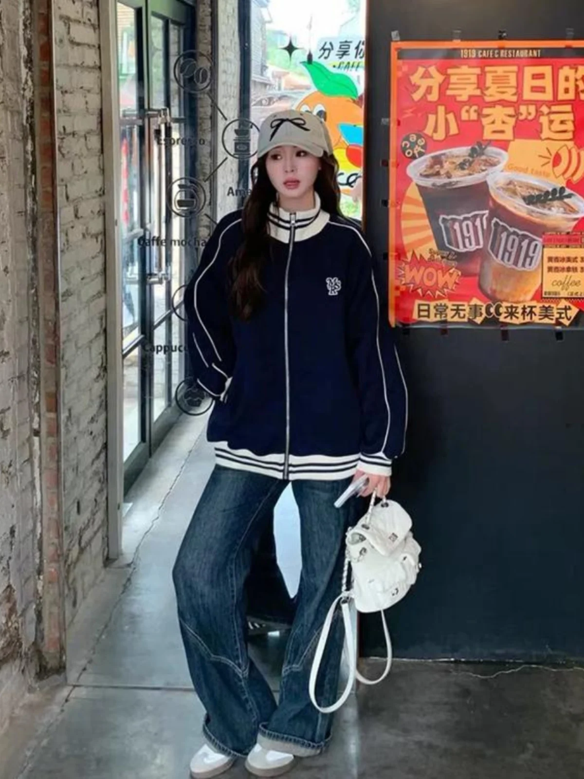 Бейсбольные куртки для девочек и женщин: красные, теплые, осенние, термо-куртки, повседневные, на шнурке, приталенные, укороченные, с капюшоном, в стиле атлетик-кэжуал
Бейсбольные куртки для девочек и женщин: красные, теплые, осенние, термо-куртки, повседневные, на шнурке, приталенные, укороченные, с капюшоном, в стиле атлетик-кэжуал