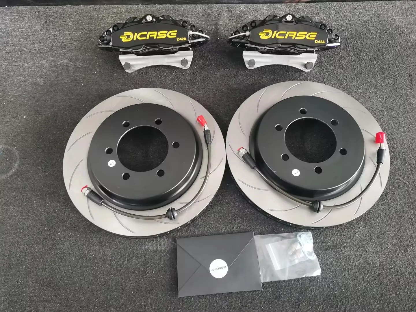 High Quality D42 Steel Disc Rear 355X28 4-piston brake caliper kit fits for BMW X5 (E53) 1999-2006
High Quality D42 Steel Disc Rear 355X28 4-piston brake caliper kit fits for BMW X5 (E53) 1999-2006