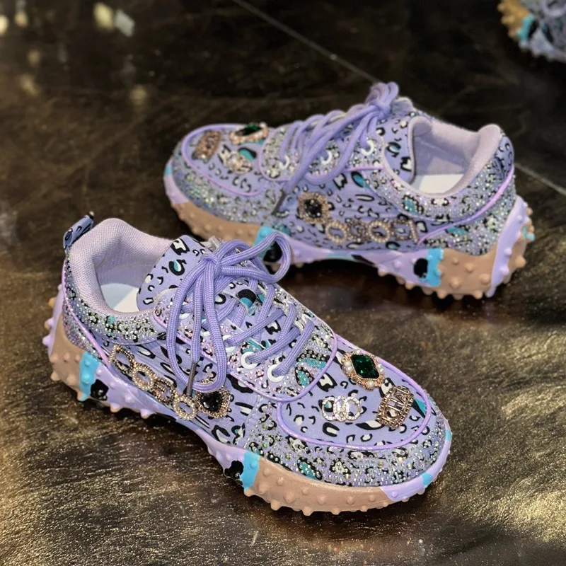 Кроссовки больших размеров, новинка 2025, модные универсальные нишевые дышащие женские туфли со стразами на шнуровке
Кроссовки больших размеров, новинка 2025, модные универсальные нишевые дышащие женские туфли со стразами на шнуровке