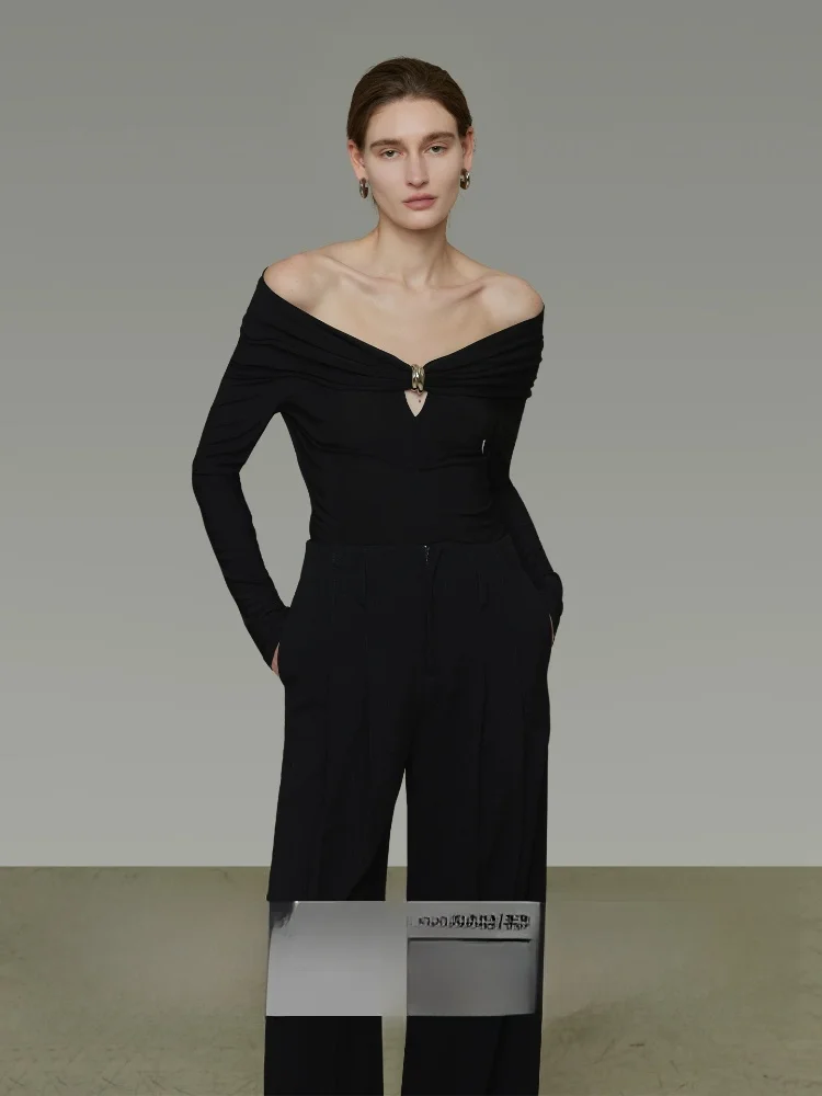 Slim Fit Knitted Sweater with Metal Decoration Large V Neck Base Top 2026 Autumn New Style Commute Style Polyester Fiber
Slim Fit Knitted Sweater with Metal Decoration Large V Neck Base Top 2026 Autumn New Style Commute Style Polyester Fiber
