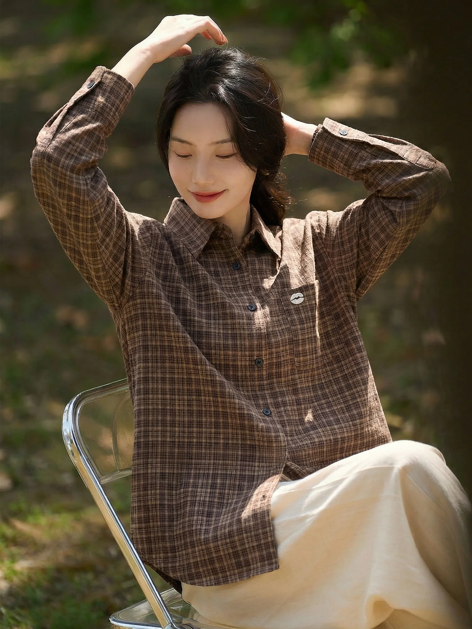 Винтажная женская рубашка в клетку с длинным рукавом, свободного кроя, с воротником, весенняя, модная, универсальная, дышащая, из смесового полиэстера, на пуговицах
Винтажная женская рубашка в клетку с длинным рукавом, свободного кроя, с воротником, весенняя, модная, универсальная, дышащая, из смесового полиэстера, на пуговицах