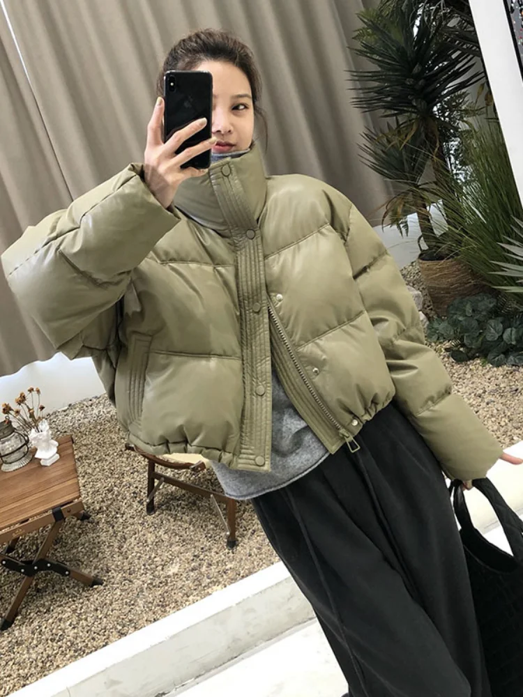 Thickened Short Quilted Jacket Women's Fashion Korean Style Warm Leather Surface Small Size Autumn Winter Coat for Young Women
Thickened Short Quilted Jacket Women's Fashion Korean Style Warm Leather Surface Small Size Autumn Winter Coat for Young Women