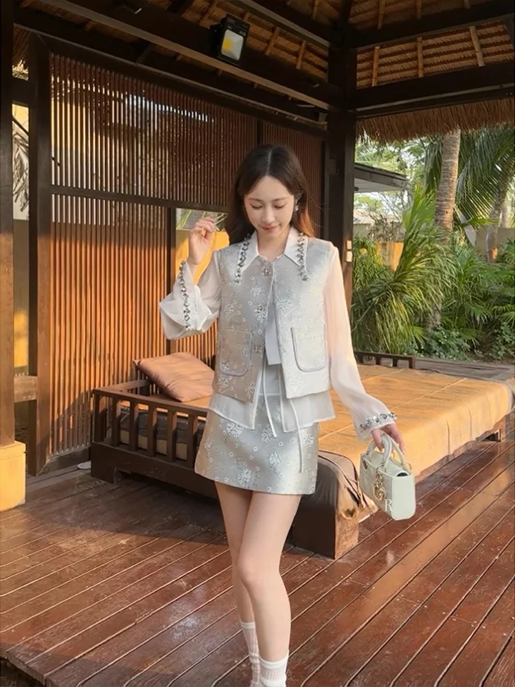 Новый женский жилет в китайском стиле, весенняя модная верхняя одежда ort Sve V-Ne на пуговицах, мягкая ткань, легкий полиэстер
Новый женский жилет в китайском стиле, весенняя модная верхняя одежда ort Sve V-Ne на пуговицах, мягкая ткань, легкий полиэстер