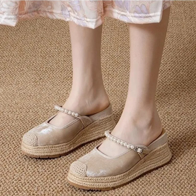 2026 New Style Fashion Chinese Style Head Cover Sandals for Women - Summer Thick Soled Pearl High Heels Half Slippers,35-40
2026 New Style Fashion Chinese Style Head Cover Sandals for Women - Summer Thick Soled Pearl High Heels Half Slippers,35-40