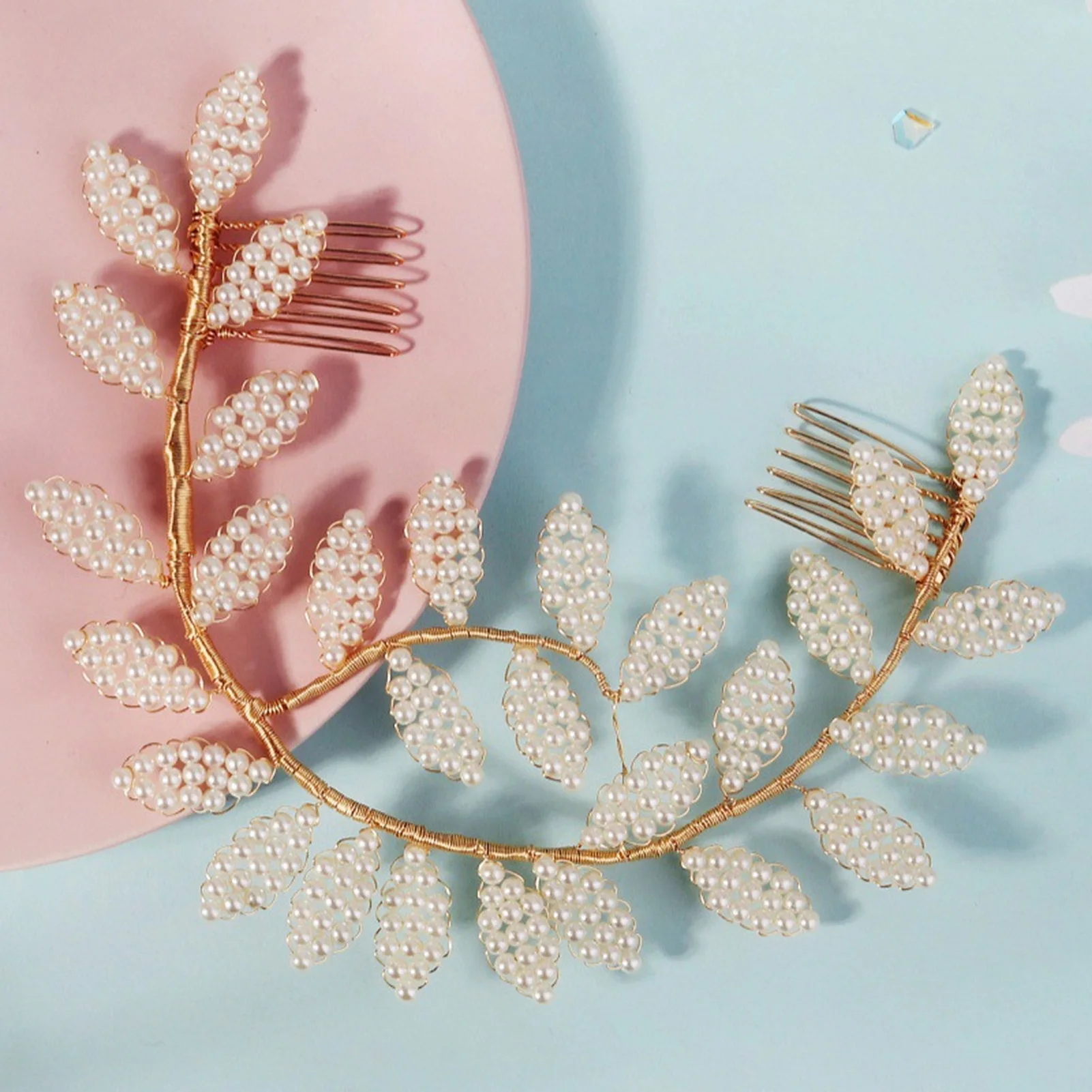 Pearl Leaf Shaped Hairband For Wedding Hair Accessories Golden Alloy Beads Headband With Combs Adjustable Bridal Hair Jewelry
Pearl Leaf Shaped Hairband For Wedding Hair Accessories Golden Alloy Beads Headband With Combs Adjustable Bridal Hair Jewelry
