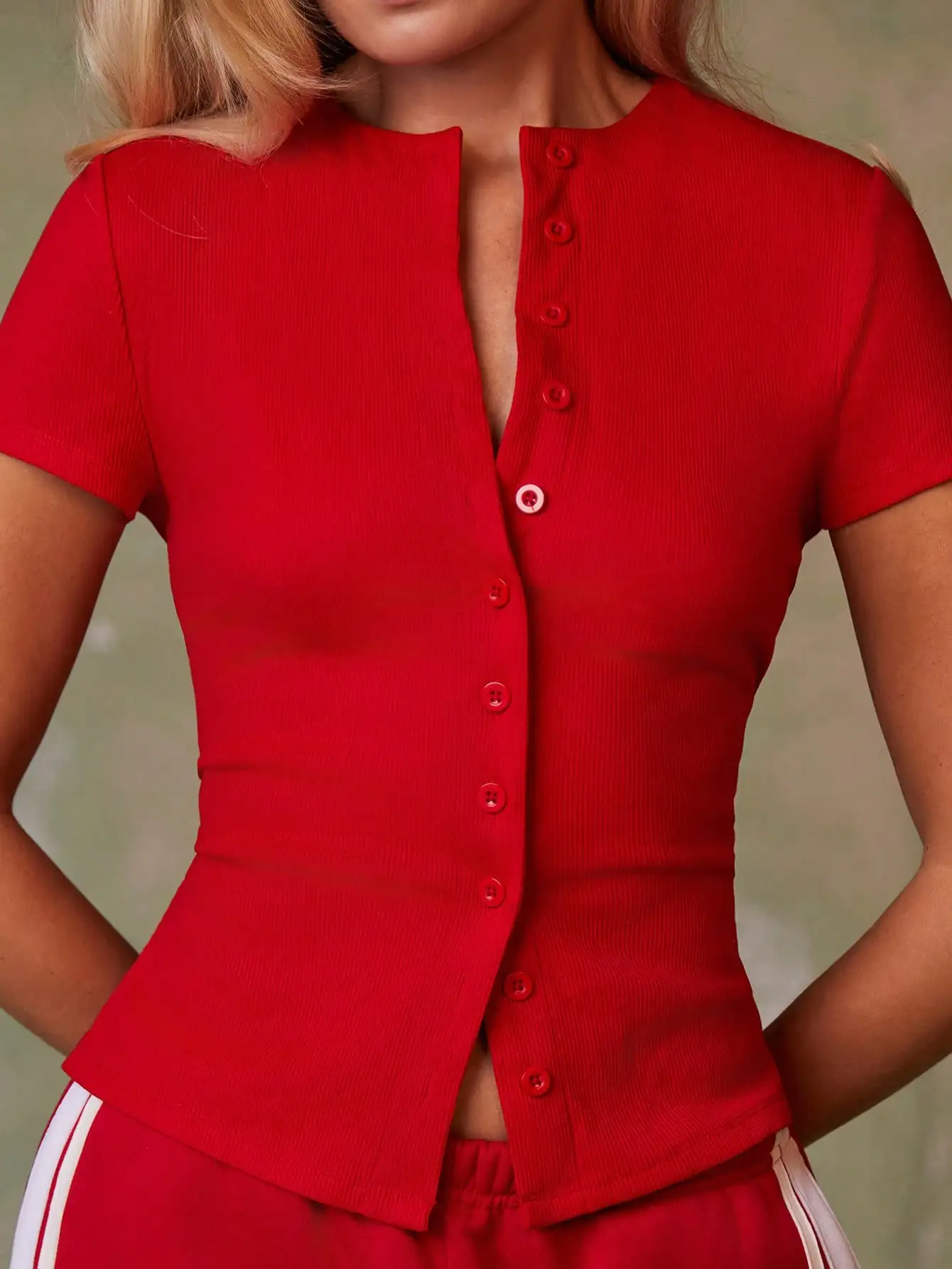 Женская повседневная красная блузка Athîral с коротким рукавом, однобортная, облегающая, красный топ, на Рождество, милый красный топ, красные топы для женщин, красный топ
Женская повседневная красная блузка Athîral с коротким рукавом, однобортная, облегающая, красный топ, на Рождество, милый красный топ, красные топы для женщин, красный топ