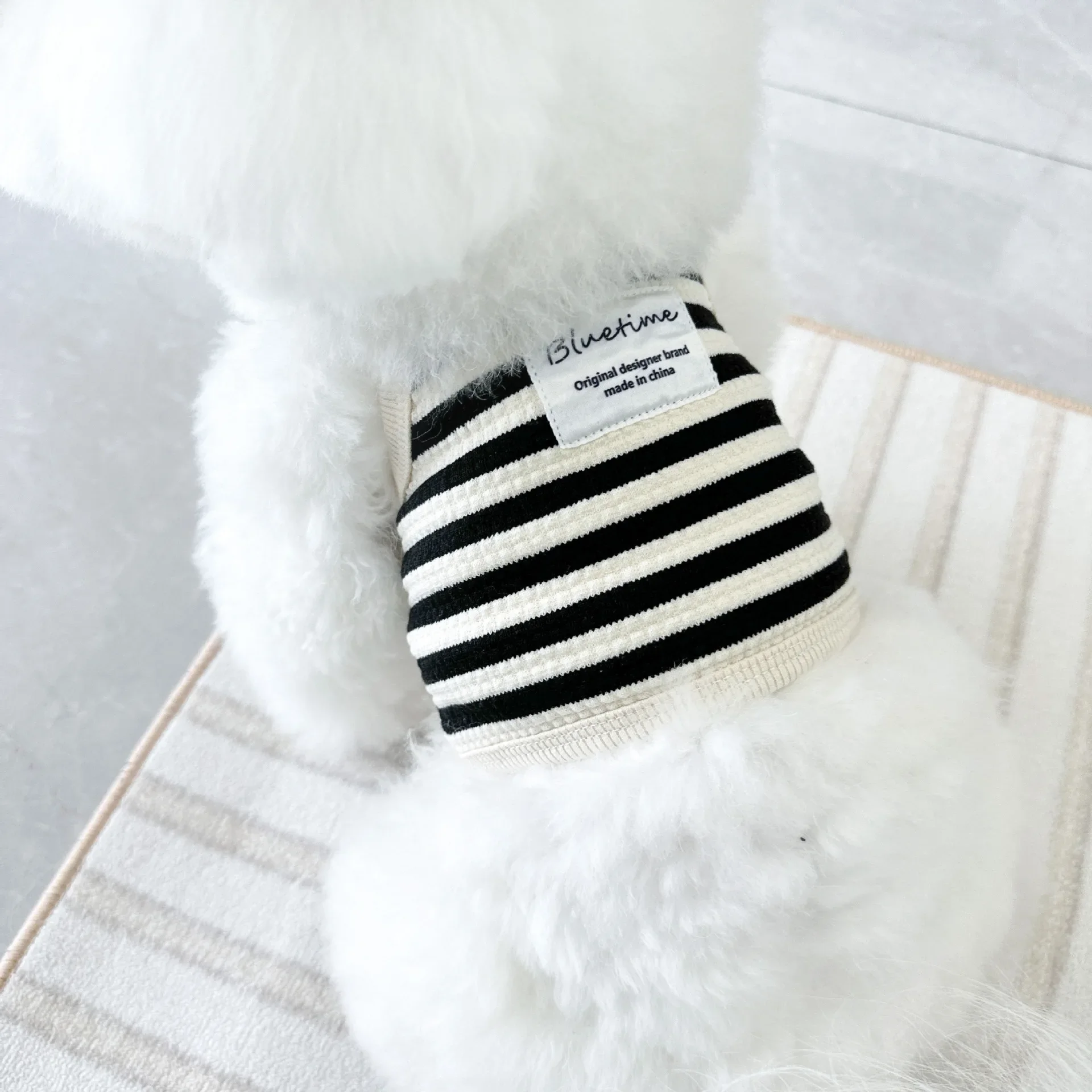 Pet Dog Clothes Summer Cool Dog Vest Puppy Pullover Pet Breathable Two-Legged Clothing Simply Striped Cat Vest Pet Dog T-Shirt
Pet Dog Clothes Summer Cool Dog Vest Puppy Pullover Pet Breathable Two-Legged Clothing Simply Striped Cat Vest Pet Dog T-Shirt
