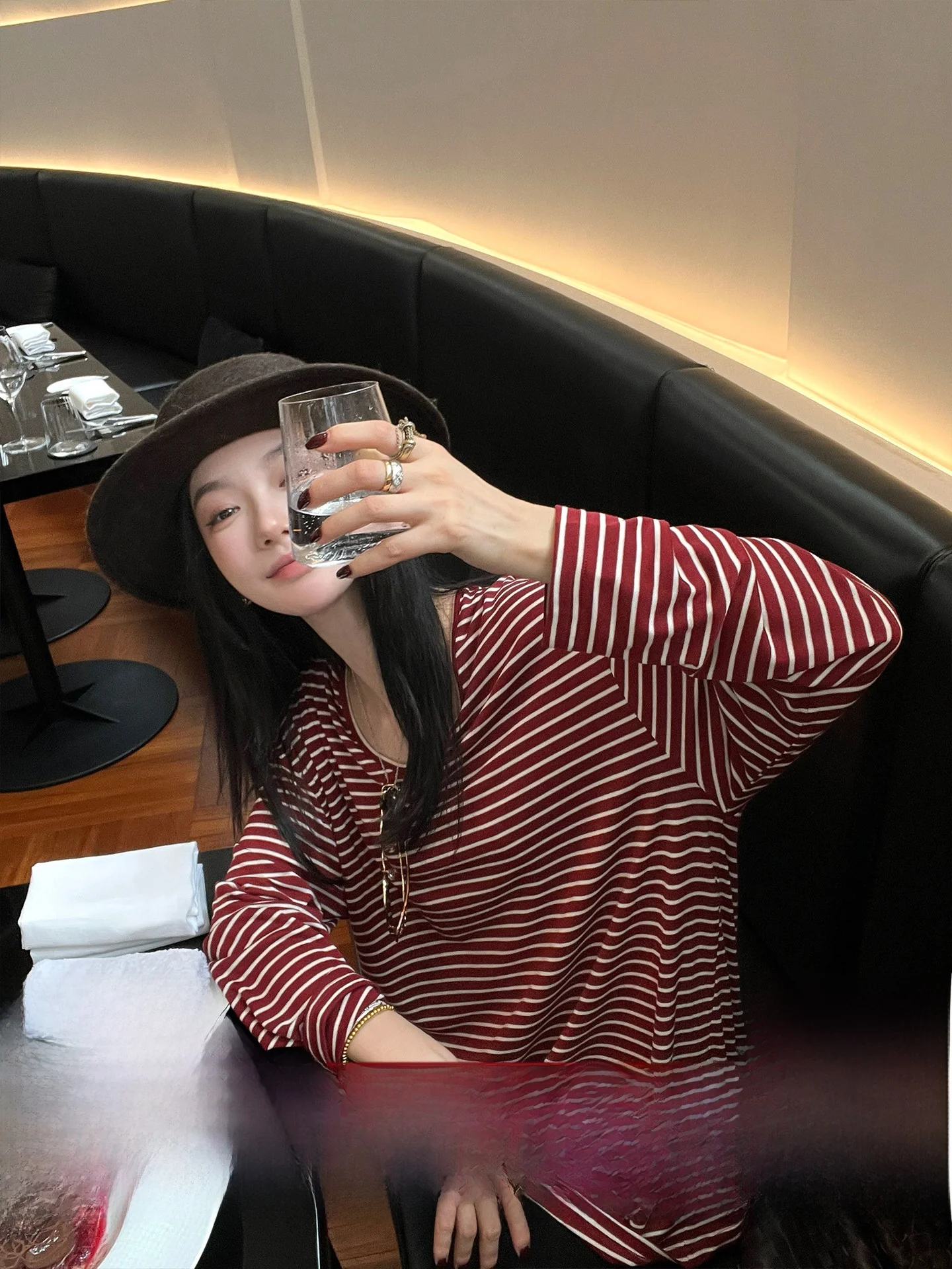 Faionable Striped Long Sve T-irt in Silk Wool Loose Fit Vintage Sle for Young Women Comfortable round Ne Top
Faionable Striped Long Sve T-irt in Silk Wool Loose Fit Vintage Sle for Young Women Comfortable round Ne Top