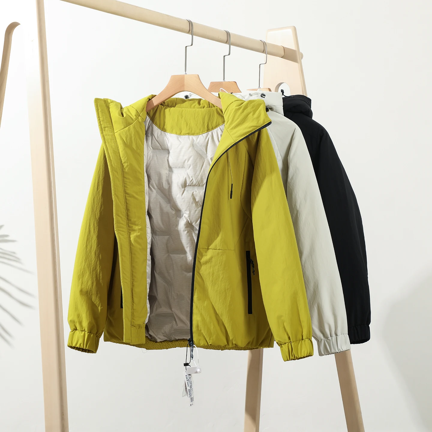 Пуховик Trade King High-End с капюшоном, 90% пуха, утепленный, для мужчин и женщин, повседневный, стандартный крой
Пуховик Trade King High-End с капюшоном, 90% пуха, утепленный, для мужчин и женщин, повседневный, стандартный крой