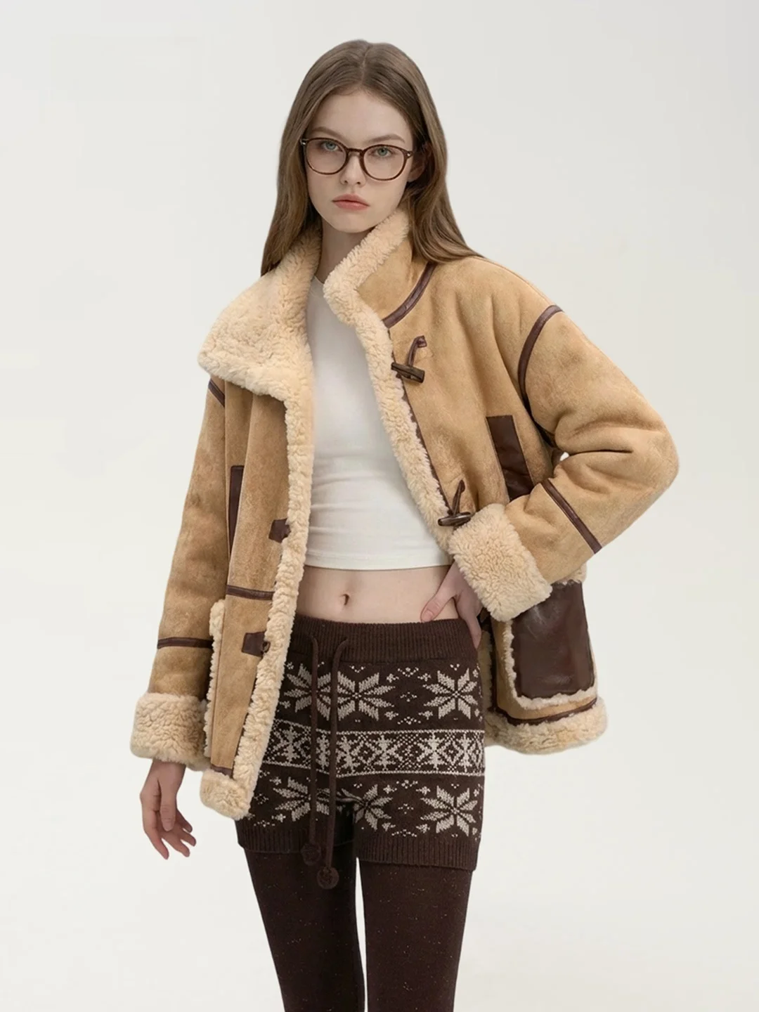 Женское двустороннее кожаное пальто AHMI в стиле ретро цвета хаки с меховой подкладкой, утепленное овчиной, осенне-зимняя новинка
Женское двустороннее кожаное пальто AHMI в стиле ретро цвета хаки с меховой подкладкой, утепленное овчиной, осенне-зимняя новинка