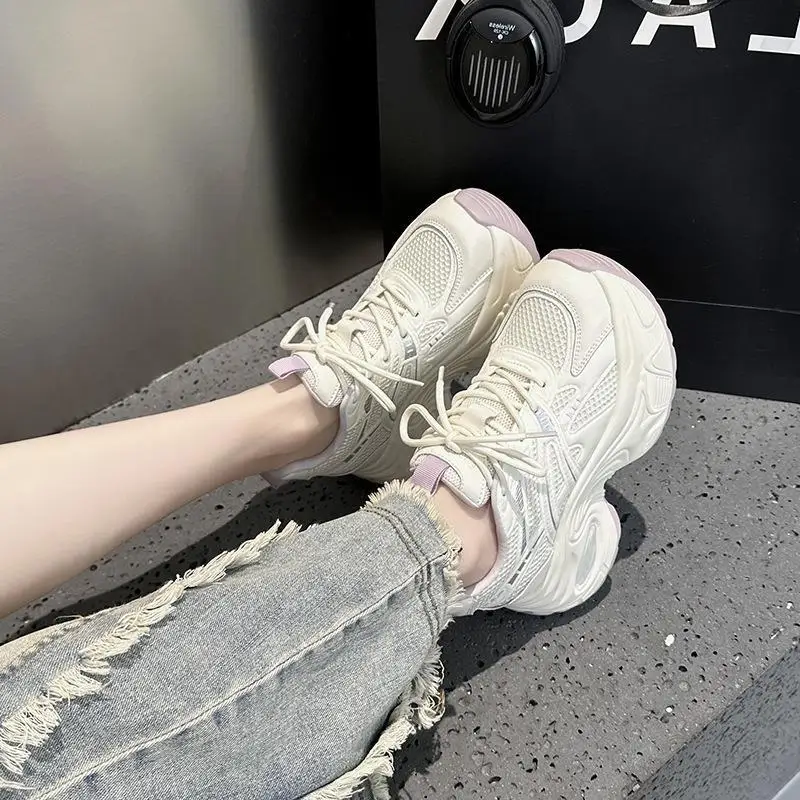New Arrival Thick Bottomed Genuine Leather Dad Shoes for Women Street Style Fashionable Casual round Toe mid Heel Sneakers
New Arrival Thick Bottomed Genuine Leather Dad Shoes for Women Street Style Fashionable Casual round Toe mid Heel Sneakers