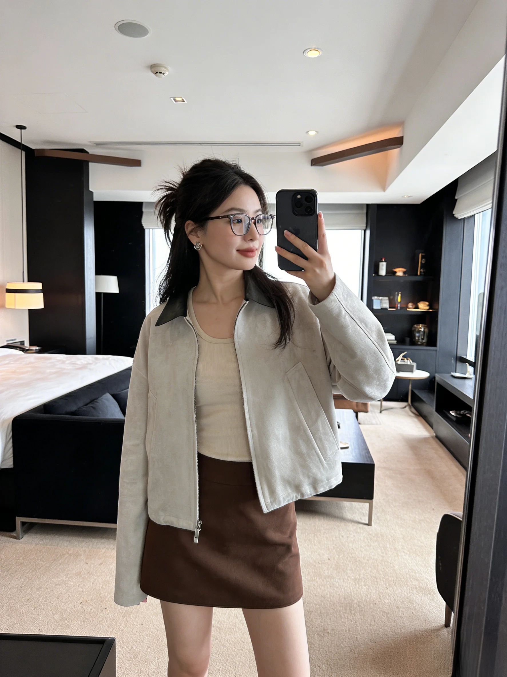 Korean Style Short Suede Jacket Women's Early Spring Versatile Collar Slimming Top Quality Fashionable Standard Fit
Korean Style Short Suede Jacket Women's Early Spring Versatile Collar Slimming Top Quality Fashionable Standard Fit