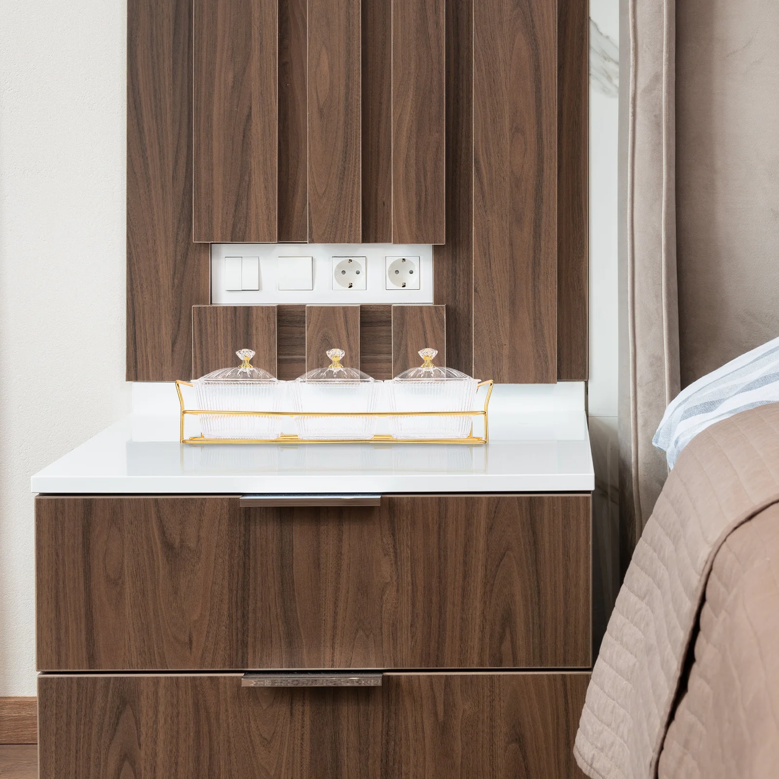 1Set Serving Bowl Set Lidded Portable Compartment Trays with Metal Rack for Snacks Fruit Nut Display Appetizer Dessert Gathering
1Set Serving Bowl Set Lidded Portable Compartment Trays with Metal Rack for Snacks Fruit Nut Display Appetizer Dessert Gathering