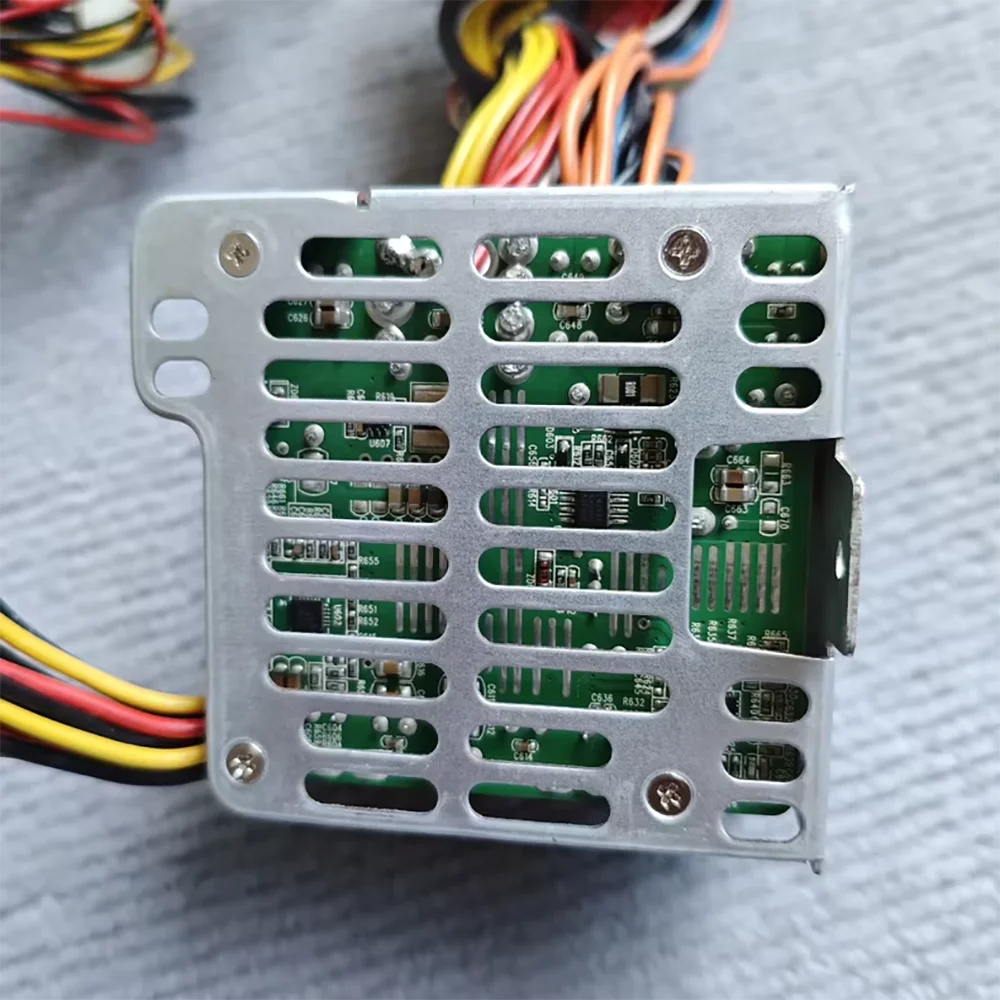 PDB-PT418-B6824 power 2u Server Power Backplane PDB-PT826-8824 Redundant Power Distribution Board Backplane
PDB-PT418-B6824 power 2u Server Power Backplane PDB-PT826-8824 Redundant Power Distribution Board Backplane