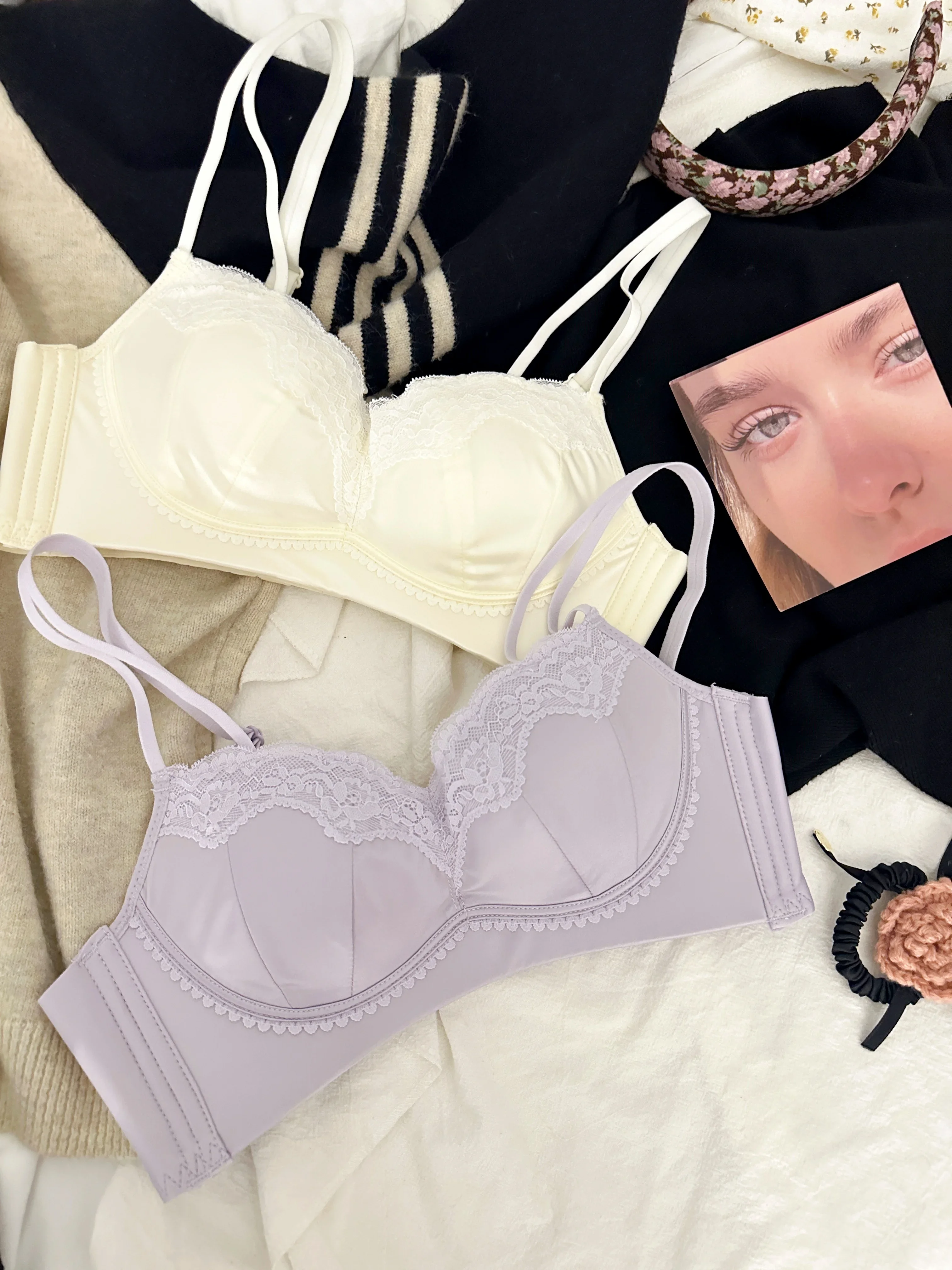 Сексуальное кружевное нижнее белье для девочек, маленькая грудь, собранная, без стального кольца, удобный дышащий комплект с бюстгальтером
Сексуальное кружевное нижнее белье для девочек, маленькая грудь, собранная, без стального кольца, удобный дышащий комплект с бюстгальтером