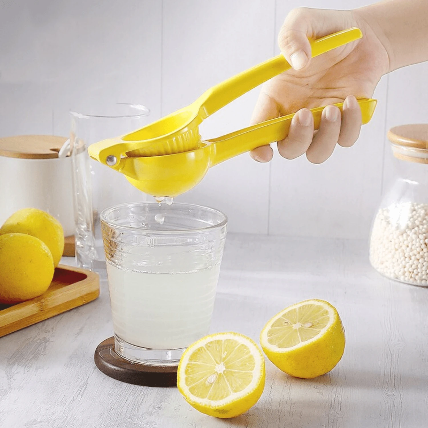 1pc Aluminum Multifunctional Citrus Juicer - Efficient Manual Lemon Squeezer with Easy-Squeeze Design, Anti-Slip Handle, and Spa
1pc Aluminum Multifunctional Citrus Juicer - Efficient Manual Lemon Squeezer with Easy-Squeeze Design, Anti-Slip Handle, and Spa