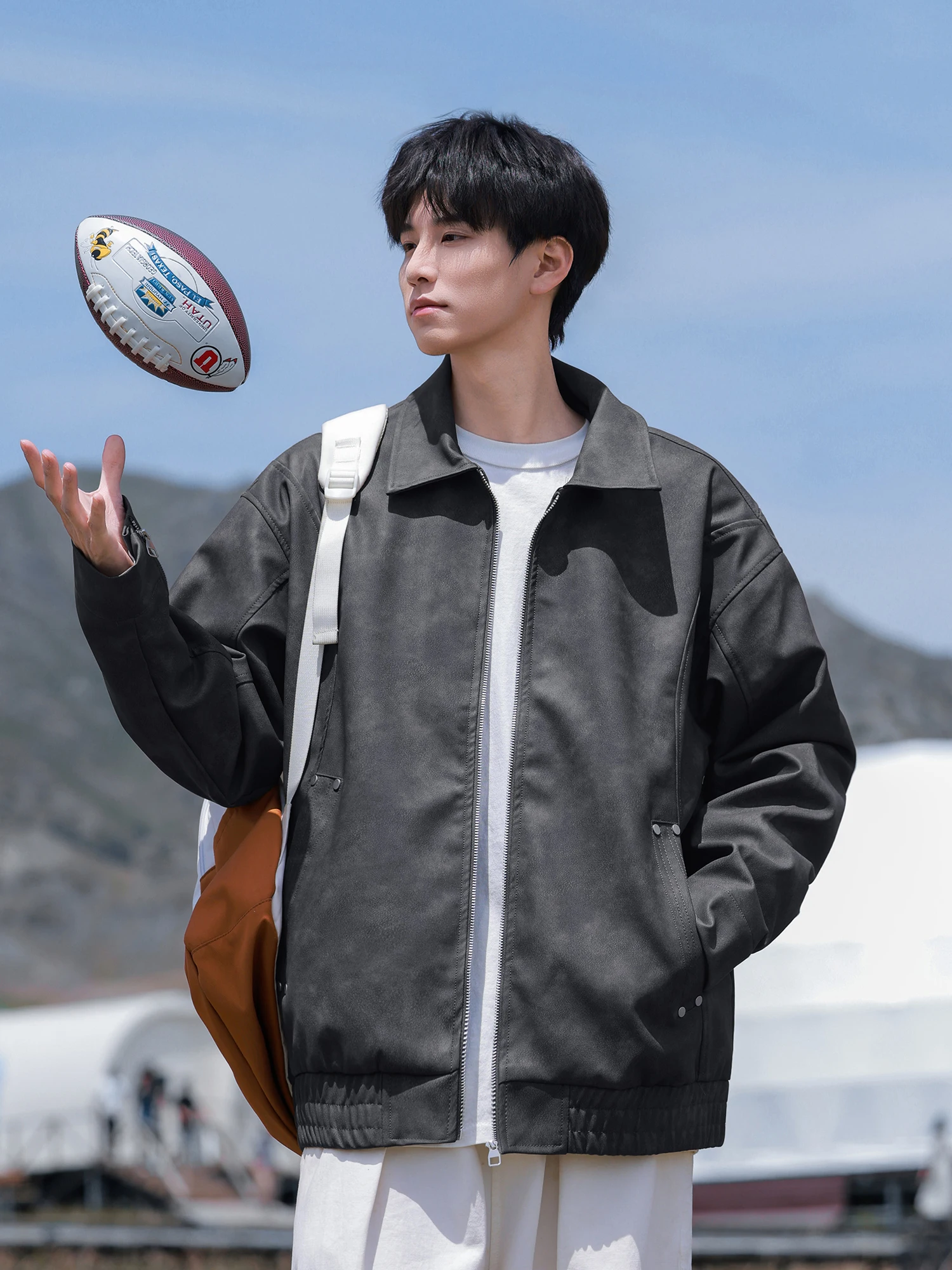 American Retro Workwear Jaet Loose Fit Men's Spring Autumn Sli Biker Leather Coat Casual Cool Collar ex Outerwear
American Retro Workwear Jaet Loose Fit Men's Spring Autumn Sli Biker Leather Coat Casual Cool Collar ex Outerwear