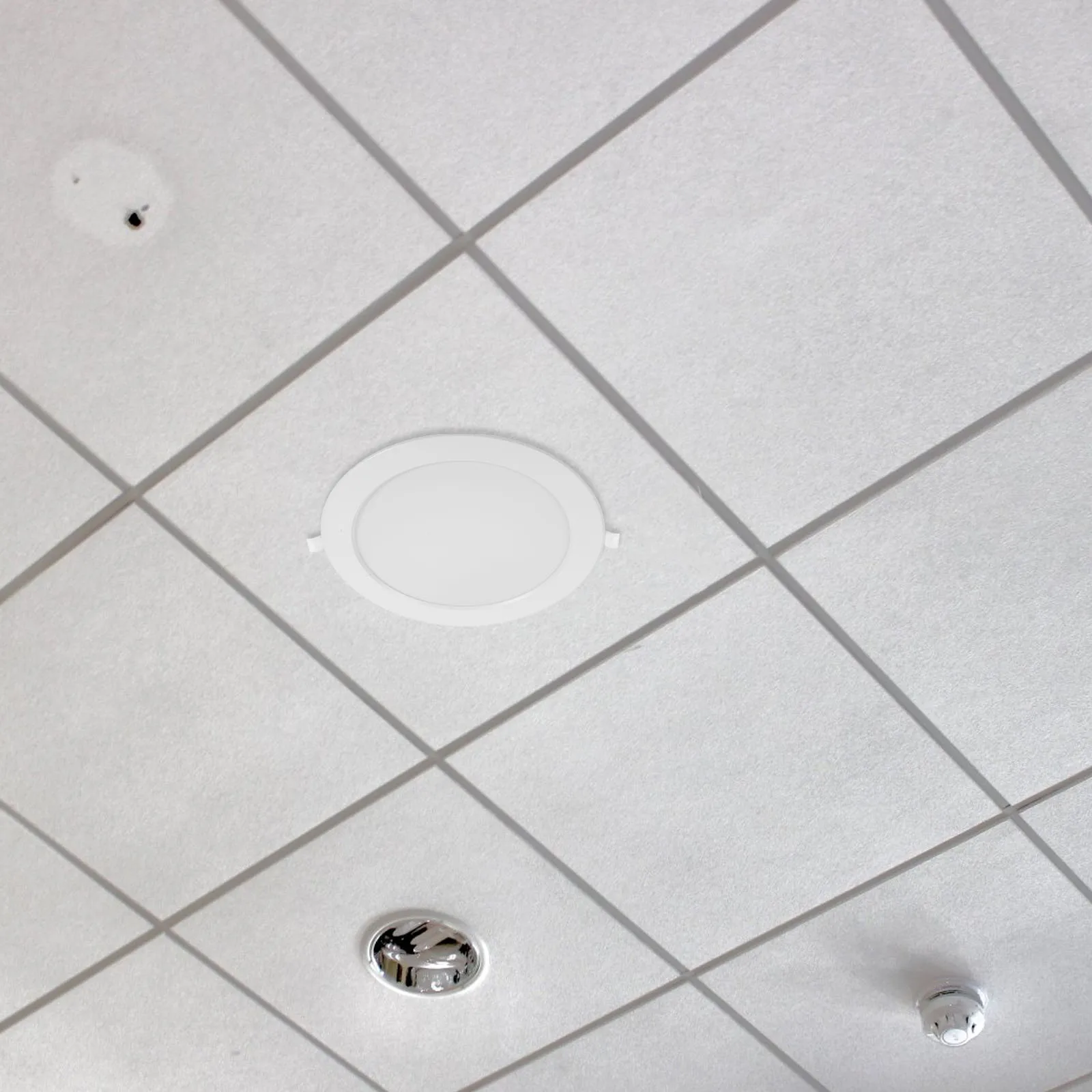 Slim Metal Recessed Downlight Durable Surface Mounted Round Lamp for Living Room Household Lighting Replacement
Slim Metal Recessed Downlight Durable Surface Mounted Round Lamp for Living Room Household Lighting Replacement