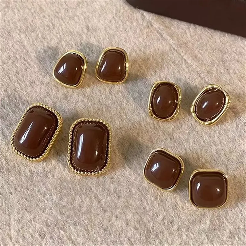 Coffee women fashionable earrings simple exquisite square geometric pattern new style jewelry birthday party gifts
Coffee women fashionable earrings simple exquisite square geometric pattern new style jewelry birthday party gifts