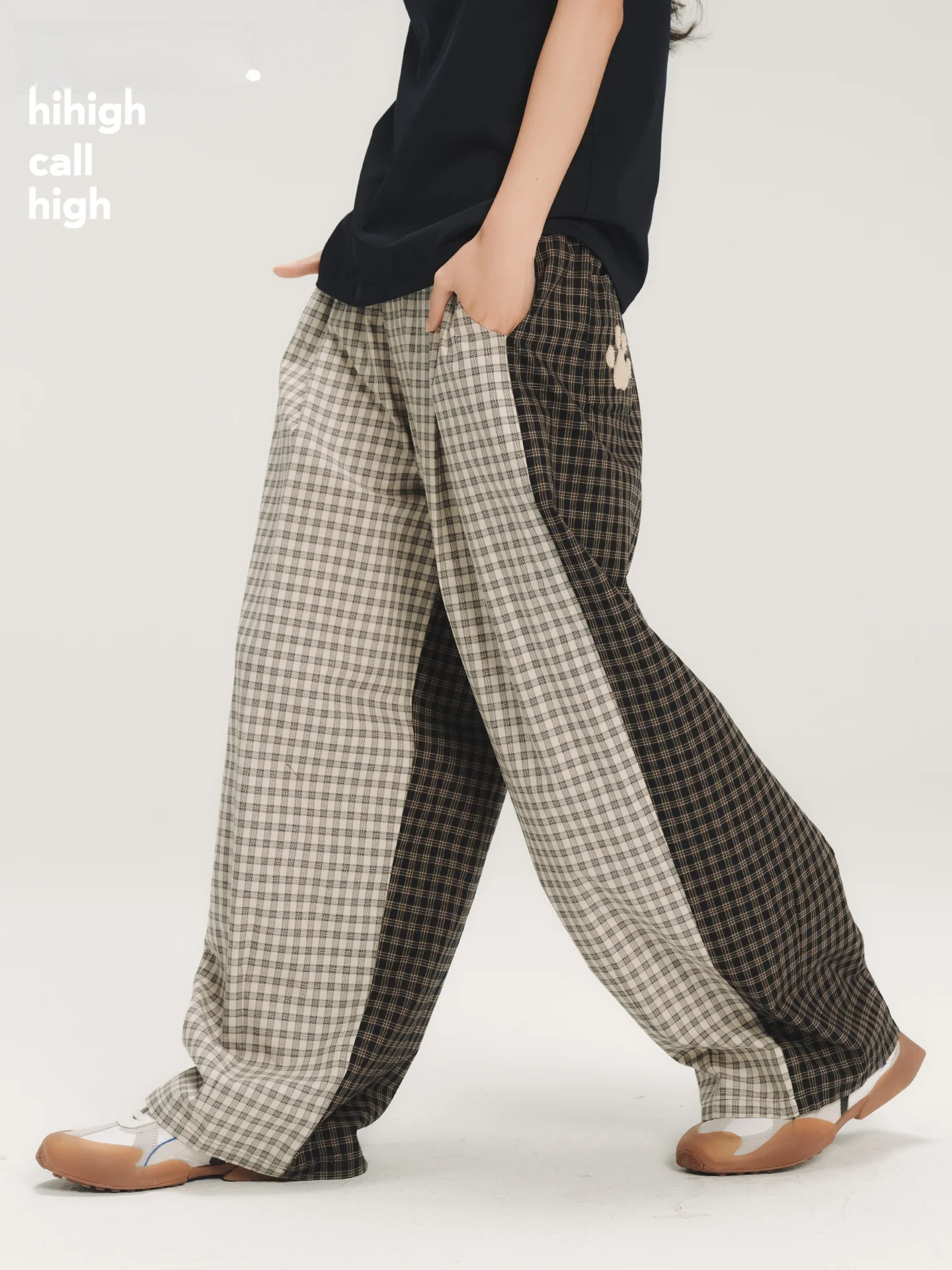 Soft Stitched Dog Paw Embroidery Color Block Elastic Waist Straight Leg Long Pants Casual Cotton Polyester Blend Female Wear
Soft Stitched Dog Paw Embroidery Color Block Elastic Waist Straight Leg Long Pants Casual Cotton Polyester Blend Female Wear