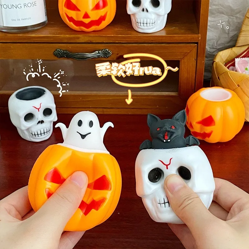 Halloween toys funny toys pumpkin ghost skull extrusion decompression toys, gifts for friends and classmates.
Halloween toys funny toys pumpkin ghost skull extrusion decompression toys, gifts for friends and classmates.