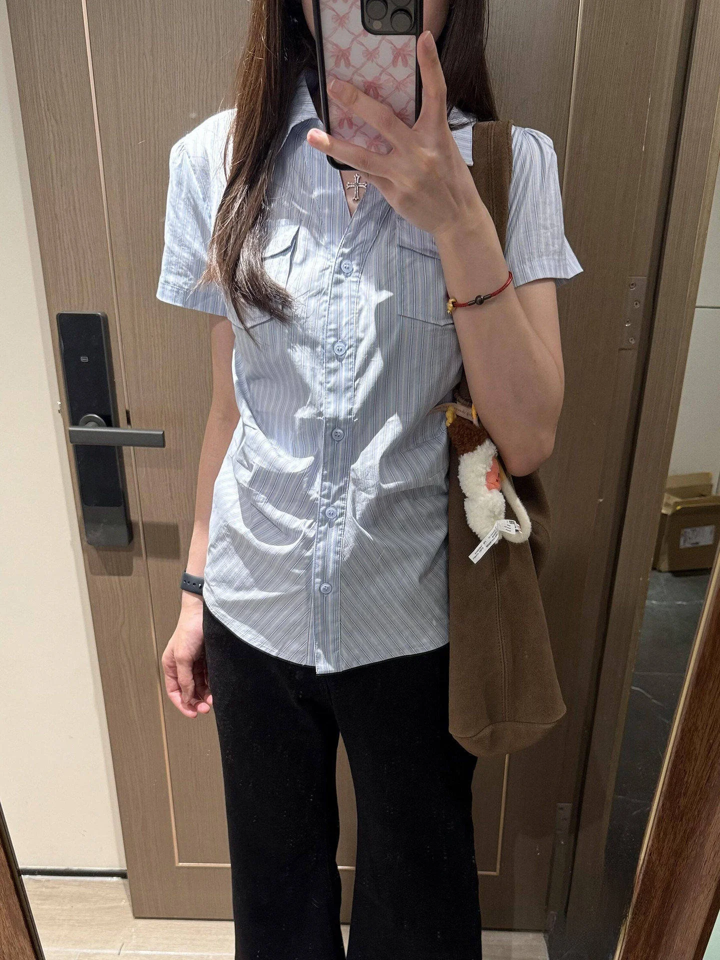 Blue Striped Slim Fit Short Shirt Women's Fashionable Summer Design Korean Style Commute Wind Breathable Skin-friendly Thin
Blue Striped Slim Fit Short Shirt Women's Fashionable Summer Design Korean Style Commute Wind Breathable Skin-friendly Thin