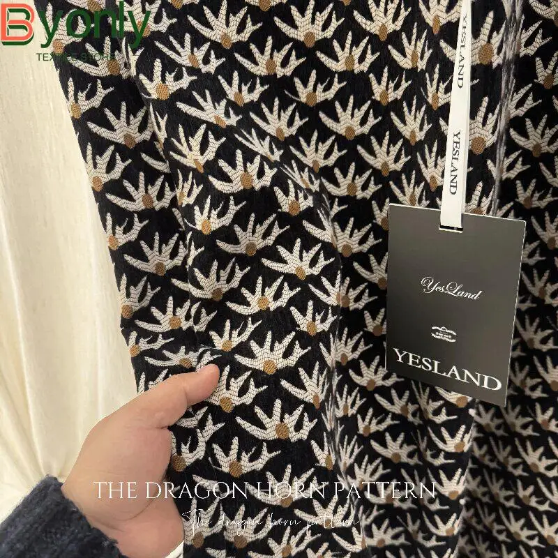 French Retro Black Jacquard Cashmere Chenille Thick Curtains for Living Room Bedroom Balcony Custom Partition Door Curtains
French Retro Black Jacquard Cashmere Chenille Thick Curtains for Living Room Bedroom Balcony Custom Partition Door Curtains