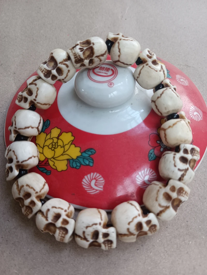 Wonderful Home Ornament Amulet Bangle Death's Head Mascot Old Bone Bead Carven Skull Talisman
Wonderful Home Ornament Amulet Bangle Death's Head Mascot Old Bone Bead Carven Skull Talisman