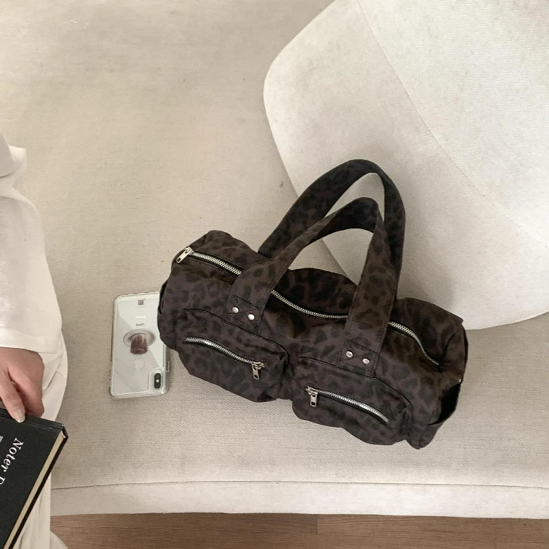 Расслабленная и простая сумка через плечо с леопардовым принтом, большая вместительная ретро-сумка, женская модная текстурная сумка через плечо для хранения
Расслабленная и простая сумка через плечо с леопардовым принтом, большая вместительная ретро-сумка, женская модная текстурная сумка через плечо для хранения