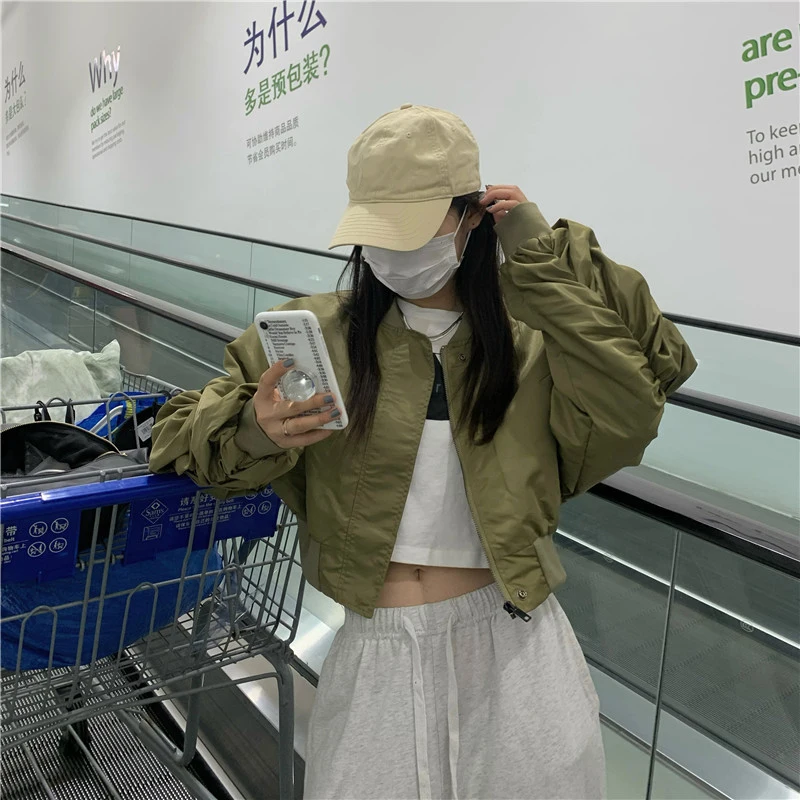 Classic Women's Bomber Jacket Autumn 2022 Korean Fashion Solid Army Green Short Zipper Pockets Coat Casual Female Top Jacket
Classic Women's Bomber Jacket Autumn 2022 Korean Fashion Solid Army Green Short Zipper Pockets Coat Casual Female Top Jacket