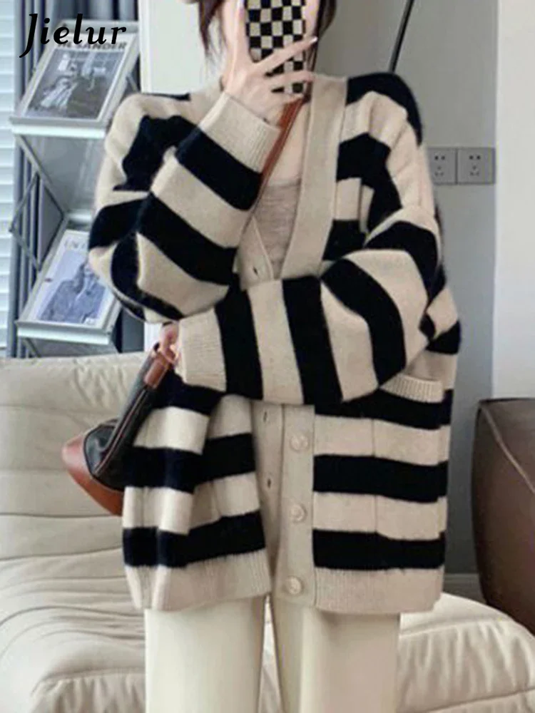 Korean Sweet Stripe Loose Sweater Knit Female Cardigan Spell Color Simple Casual Fashion Single Breasted Women Cardigan
Korean Sweet Stripe Loose Sweater Knit Female Cardigan Spell Color Simple Casual Fashion Single Breasted Women Cardigan
