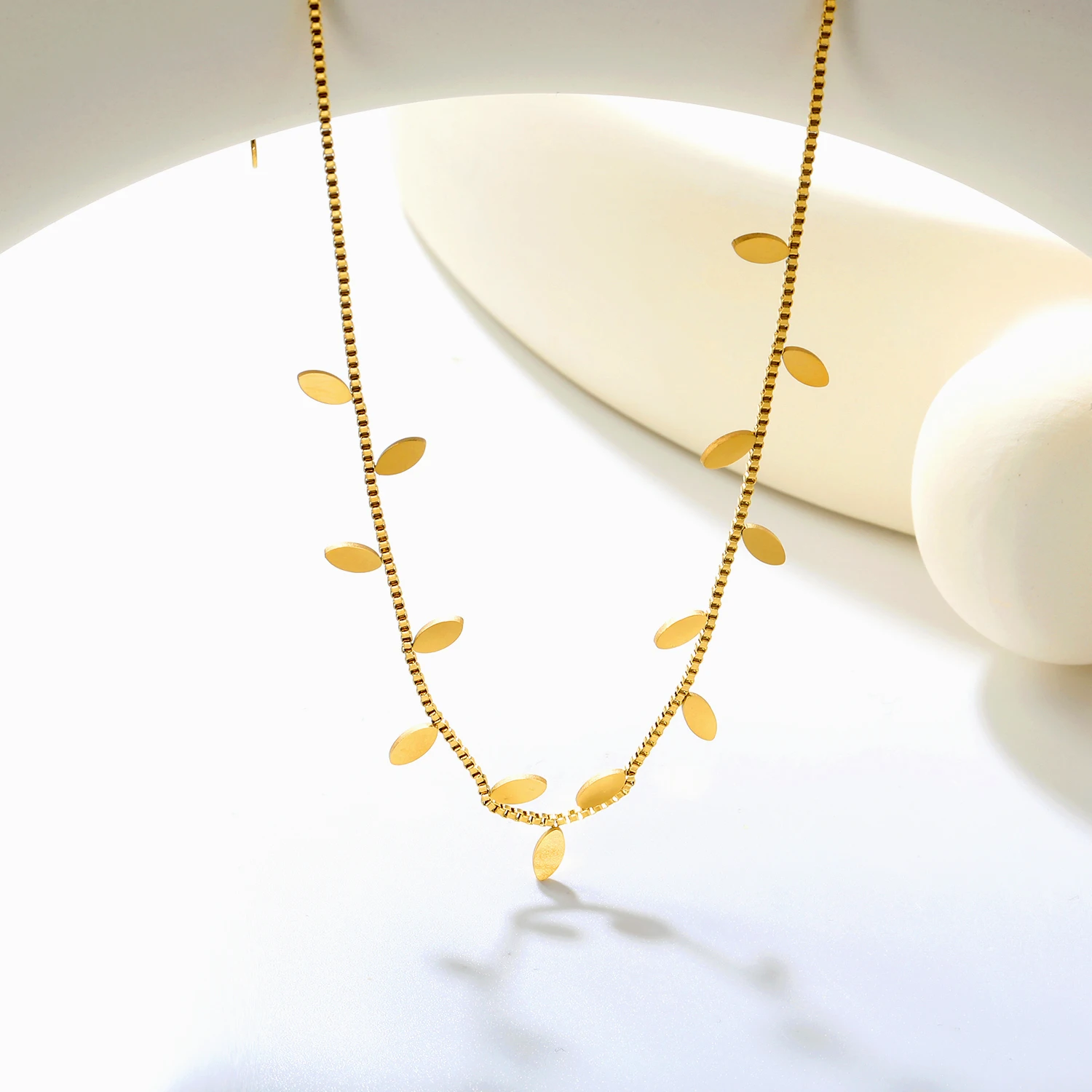 LUXUKISSKIDS Stainless Steel Leaf Charms Chain Necklace Office Elegant Leaves Pendant Clavicle Choker Collier for Woman/Girls
LUXUKISSKIDS Stainless Steel Leaf Charms Chain Necklace Office Elegant Leaves Pendant Clavicle Choker Collier for Woman/Girls