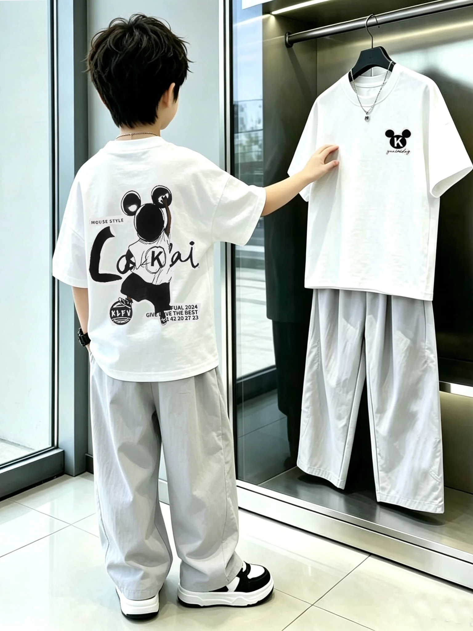 Boys Summer Short Sleeve round Neck T-Shirt Casual Pants Two-Piece Set Sweet Versatile Kids Fashionable Clothing Ensemble
Boys Summer Short Sleeve round Neck T-Shirt Casual Pants Two-Piece Set Sweet Versatile Kids Fashionable Clothing Ensemble