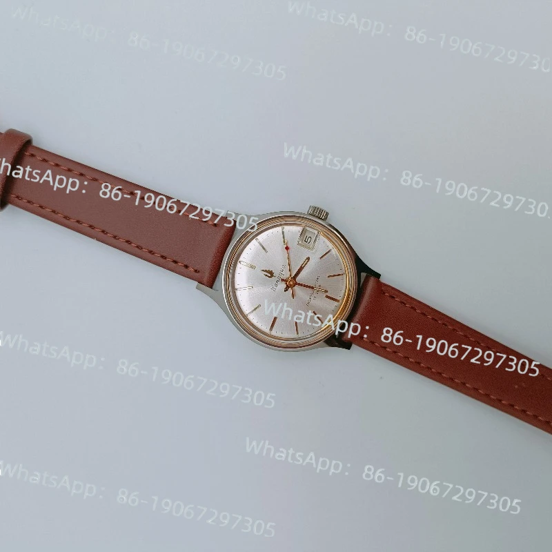 Оригинальный запас в 1990-х годов Liaoning Peacock с ручным заводом и механическим заводом, нейтральные часы с календарем
Оригинальный запас в 1990-х годов Liaoning Peacock с ручным заводом и механическим заводом, нейтральные часы с календарем