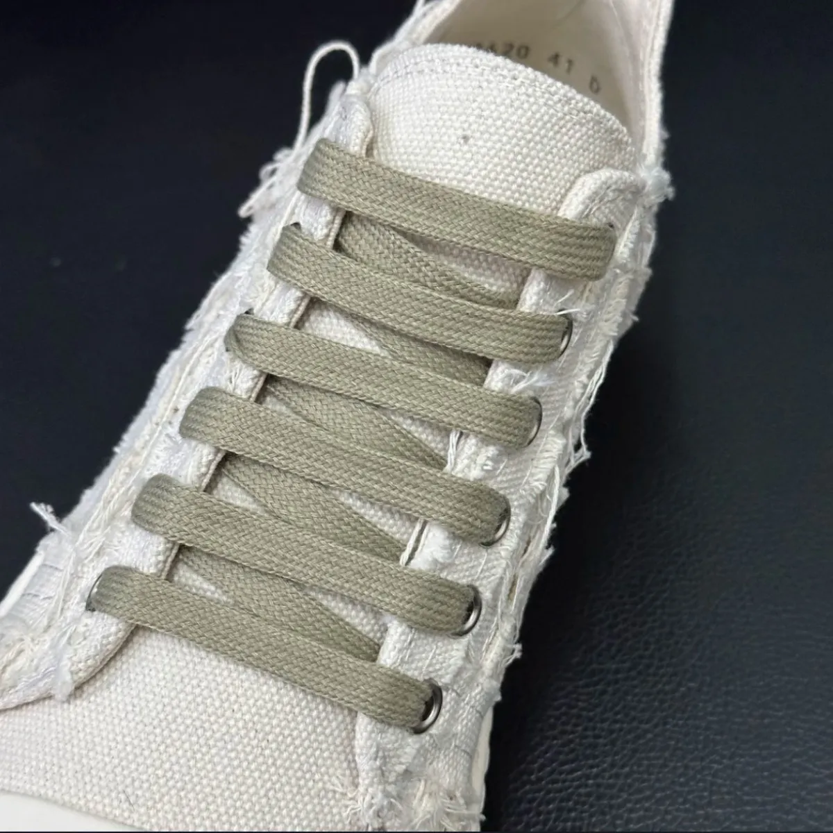 New Ro Designer Breathable Casual Shoes Boots Flat Sneaker High Quanlity Low-top Lace-up Black Canvas Shoes for Men and Women
New Ro Designer Breathable Casual Shoes Boots Flat Sneaker High Quanlity Low-top Lace-up Black Canvas Shoes for Men and Women