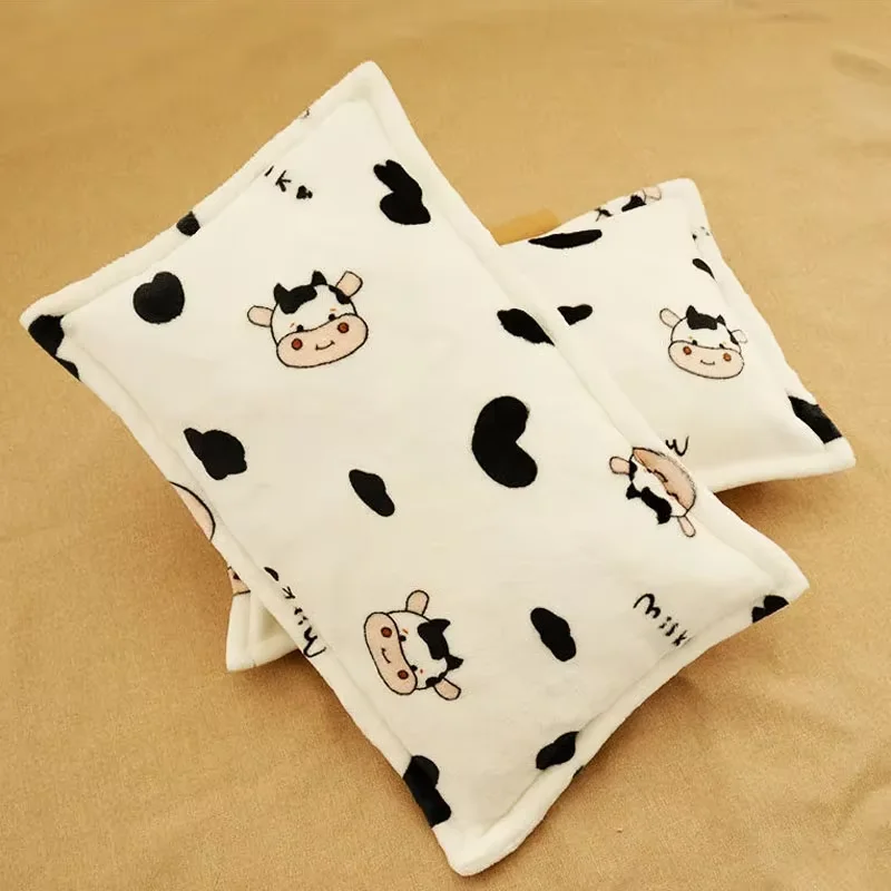 Детская защитная наволочка с милым принтом, зимняя утолщенная коралловая бархатная наволочка, наволочка для сна с рисунком ребенка
Детская защитная наволочка с милым принтом, зимняя утолщенная коралловая бархатная наволочка, наволочка для сна с рисунком ребенка