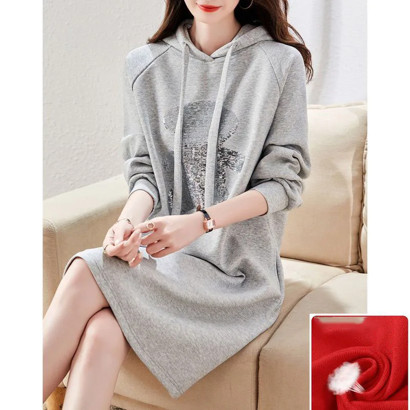2023 Autumn Winter High End Women Dresses Fashion Sequins Bear Casual Loose A-Line Dress Plush Thicken Warm Raglan Sleeve Dress
2023 Autumn Winter High End Women Dresses Fashion Sequins Bear Casual Loose A-Line Dress Plush Thicken Warm Raglan Sleeve Dress
