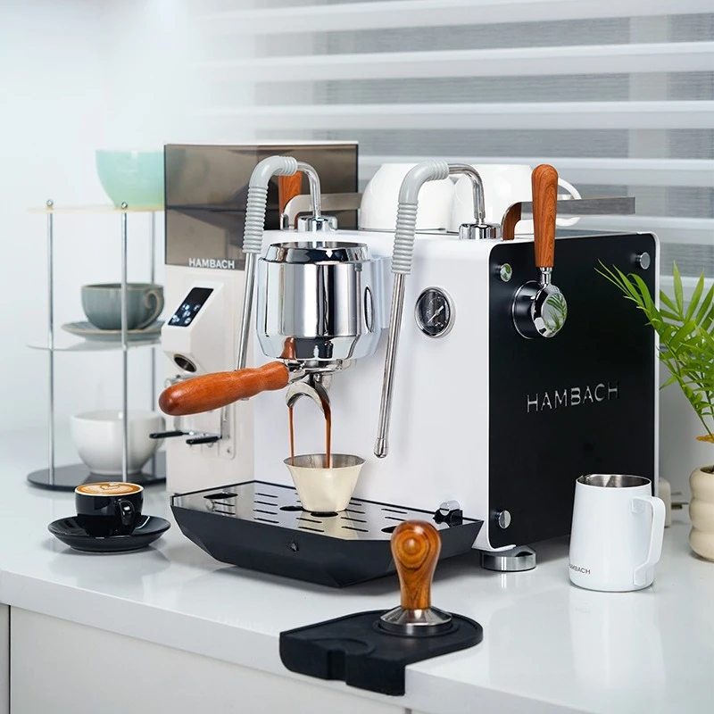 Итальянская полуавтоматическая кофемашина, многофункциональное оборудование, бытовой коммерческий магазин чая эспрессо
Итальянская полуавтоматическая кофемашина, многофункциональное оборудование, бытовой коммерческий магазин чая эспрессо