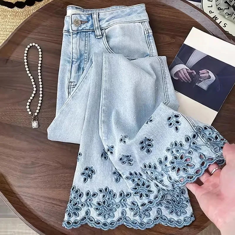 Fashion Hollow Out Embroidery Jeans for Women 2026 New Spring Flared Denim Pants Ankle-length Blue Jeans Slim Trousers
Fashion Hollow Out Embroidery Jeans for Women 2026 New Spring Flared Denim Pants Ankle-length Blue Jeans Slim Trousers