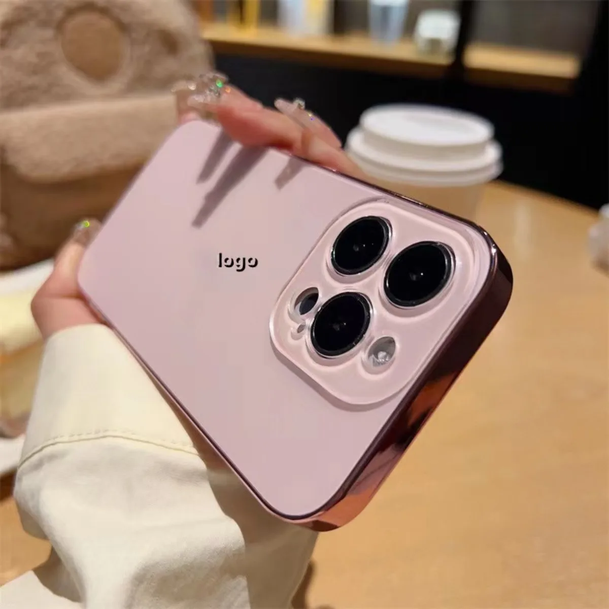 Suitable for iPhone15proMax high-grade textured mobile phone case Apple 14 electroplated primary color 13 anti-fall protective c
Suitable for iPhone15proMax high-grade textured mobile phone case Apple 14 electroplated primary color 13 anti-fall protective c