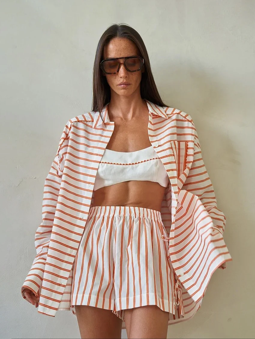 Marthaqiqi Casual Ladies Nightwear Suit Turn-Down Collar Sleepwear Long Sleeve Pajamas Shorts Striped Home Clothes Female Loose
Marthaqiqi Casual Ladies Nightwear Suit Turn-Down Collar Sleepwear Long Sleeve Pajamas Shorts Striped Home Clothes Female Loose