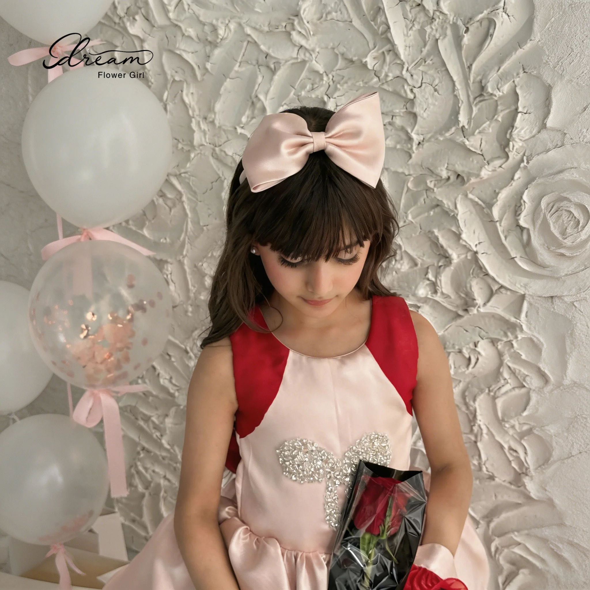 Elegant red round-neck knee-length formal party dress, featuring red lace and red bows
Elegant red round-neck knee-length formal party dress, featuring red lace and red bows