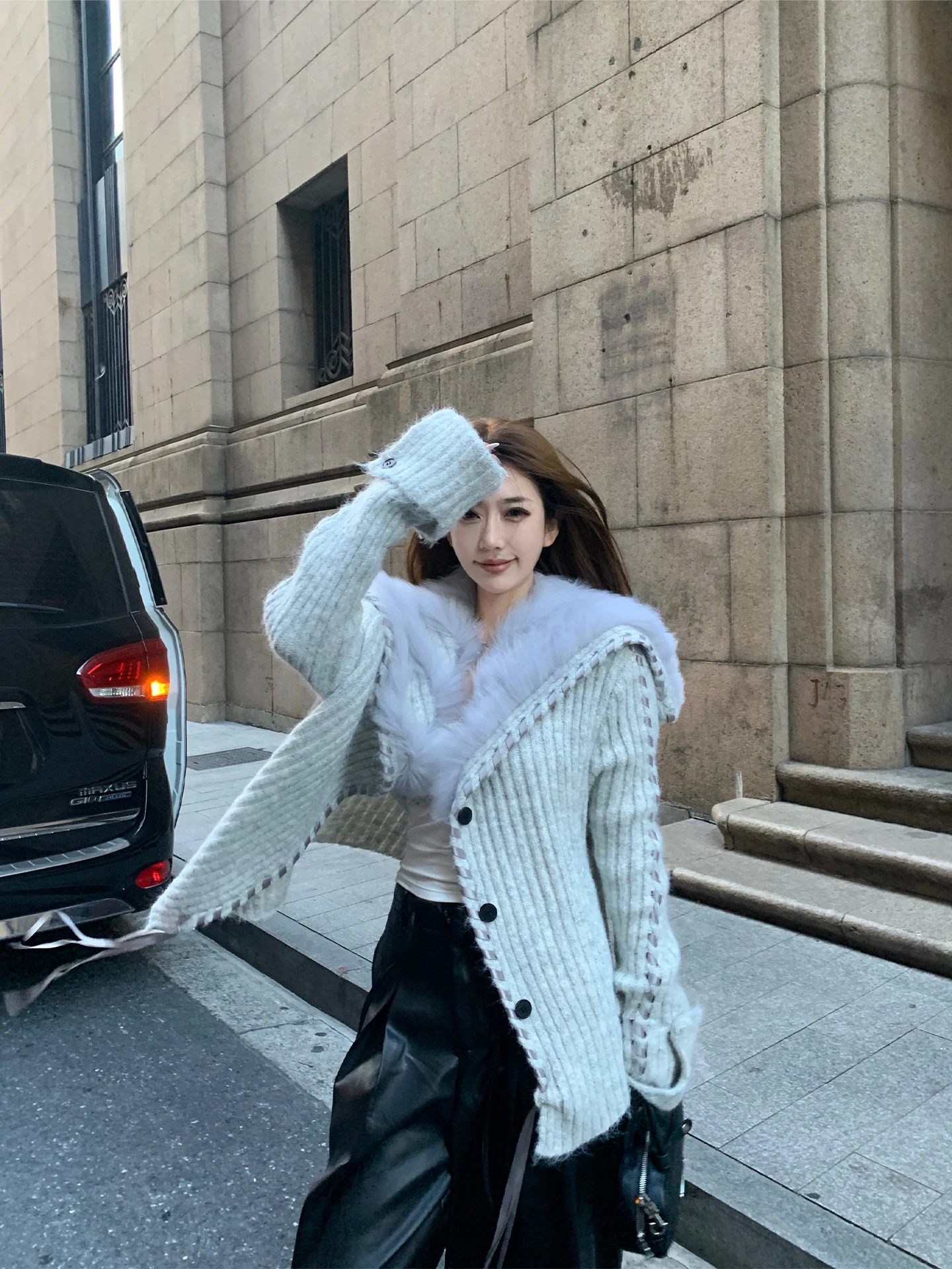 Корейский вязаный кардиган свободного кроя для женщин больших размеров, утепленное пальто с высоким воротником и длинными рукавами, осенне-зимняя верхняя одежда
Корейский вязаный кардиган свободного кроя для женщин больших размеров, утепленное пальто с высоким воротником и длинными рукавами, осенне-зимняя верхняя одежда