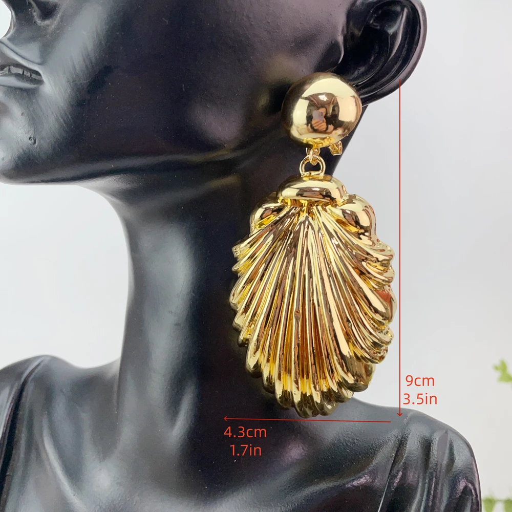 European and American Vintage Long Drop Earrings Gold Plated Hanging Big Ball Statement Earrings For Women Jewelry FHK23553
European and American Vintage Long Drop Earrings Gold Plated Hanging Big Ball Statement Earrings For Women Jewelry FHK23553