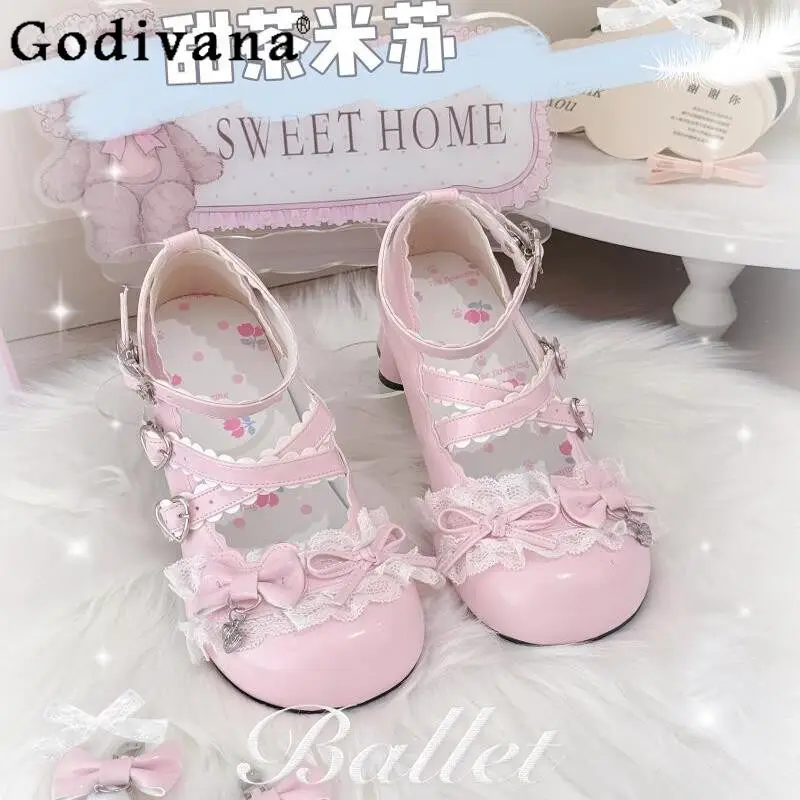Japanese original Lolita sweet cute girl high heels bow round head jk uniform shallow mouth Mary Jane single shoes
Japanese original Lolita sweet cute girl high heels bow round head jk uniform shallow mouth Mary Jane single shoes