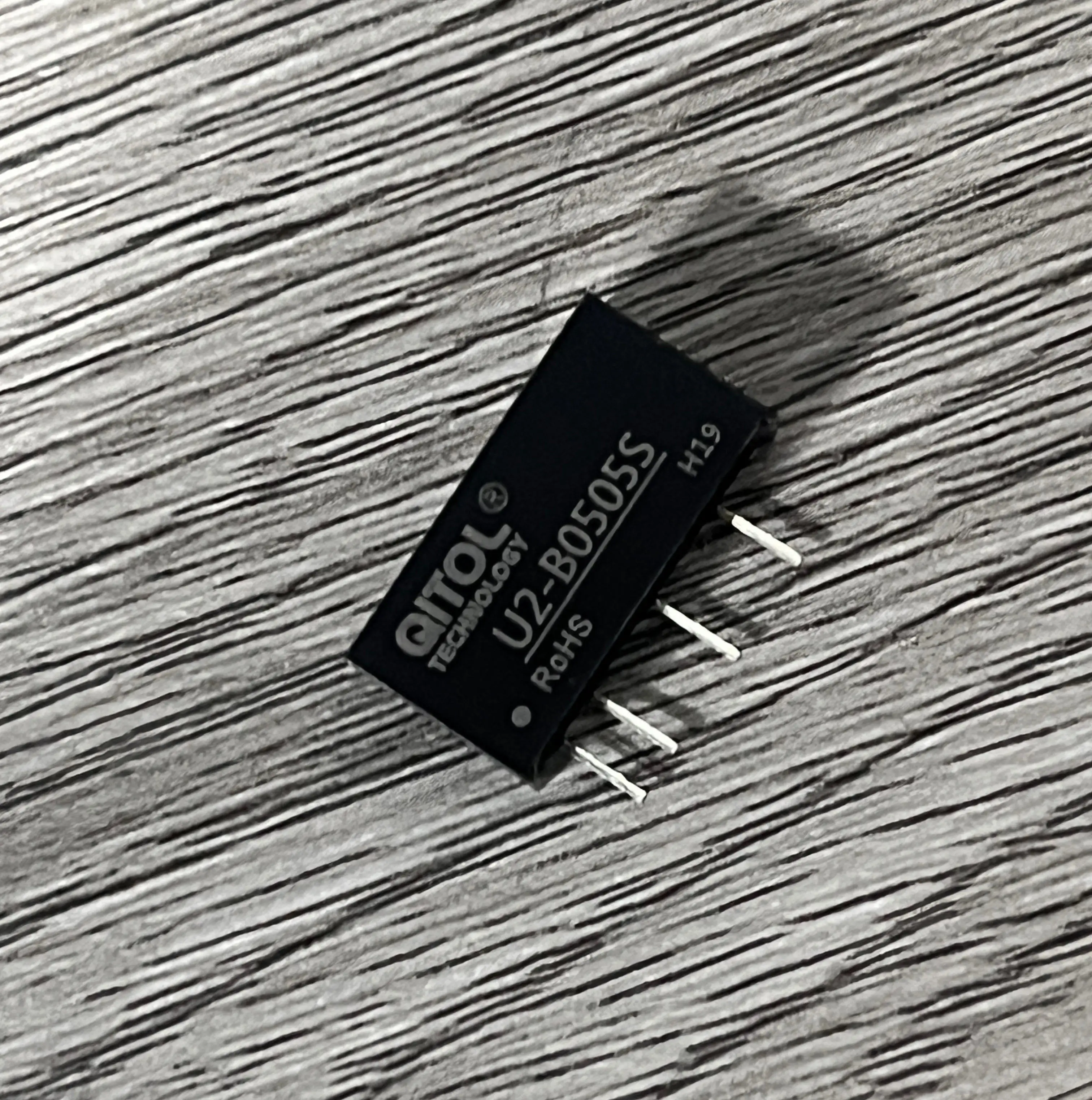 2W U2-B0505S B0505-2WR3 DC-DC POWER CONVERTER Switching Supply Step-Down Active Components Isolated DC-DC Power Module
2W U2-B0505S B0505-2WR3 DC-DC POWER CONVERTER Switching Supply Step-Down Active Components Isolated DC-DC Power Module