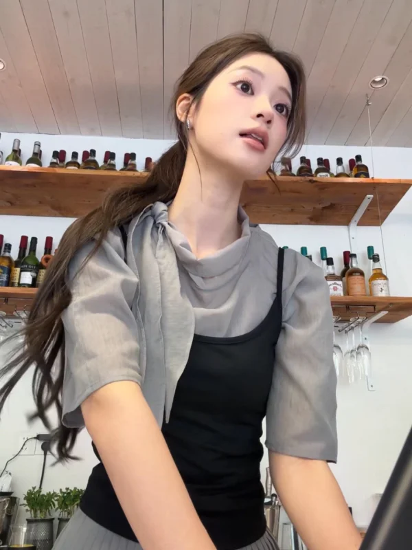 Elegant Stand Collar Tie Waist Short Sleeve Shirt Vest Women Slim A-Line Skirt Casual Style Summer Fashion Set
Elegant Stand Collar Tie Waist Short Sleeve Shirt Vest Women Slim A-Line Skirt Casual Style Summer Fashion Set